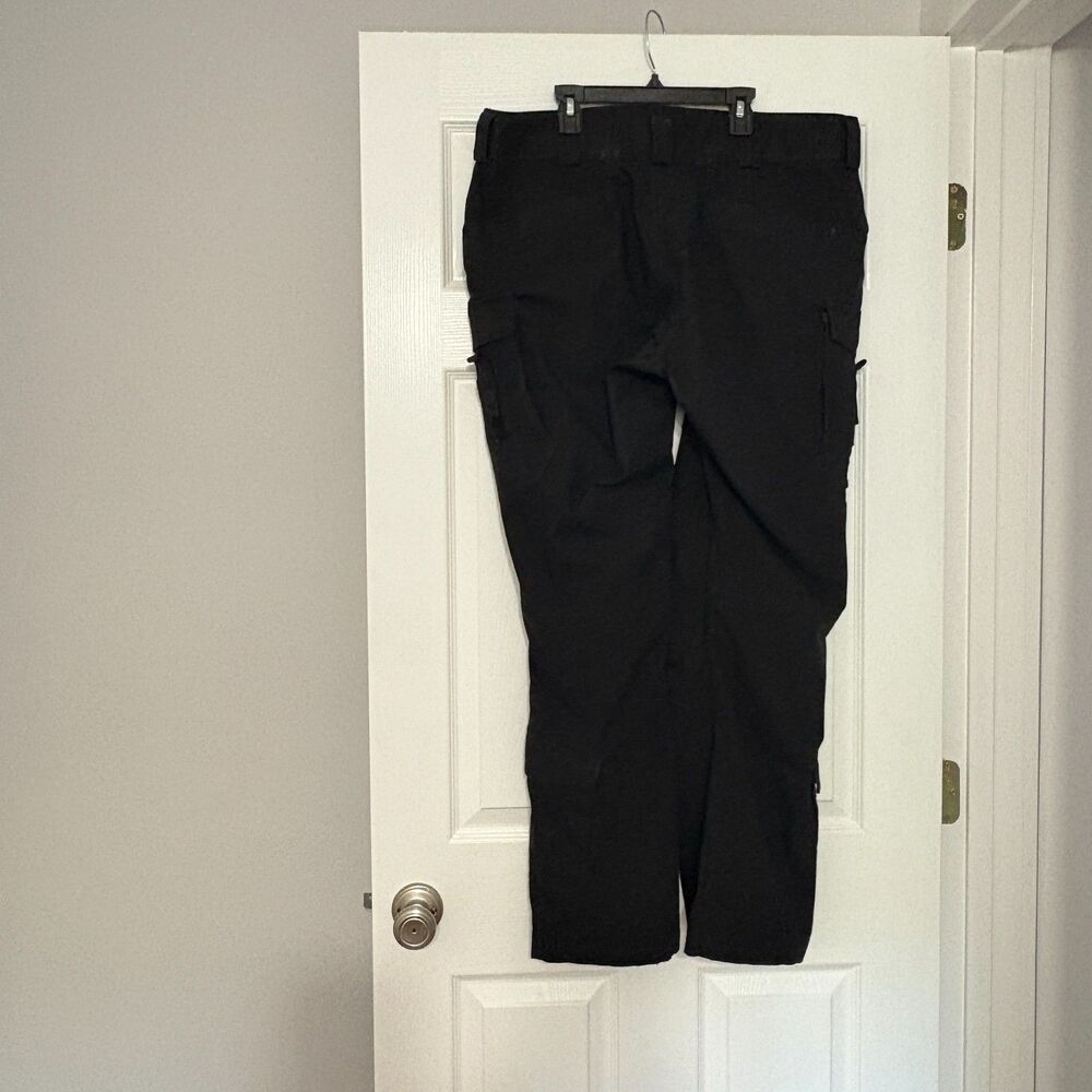 5.11 Tactical Pants Womens 18 Black Cargo Utility Workwear Outdoor Duty - Picture 2 of 3
